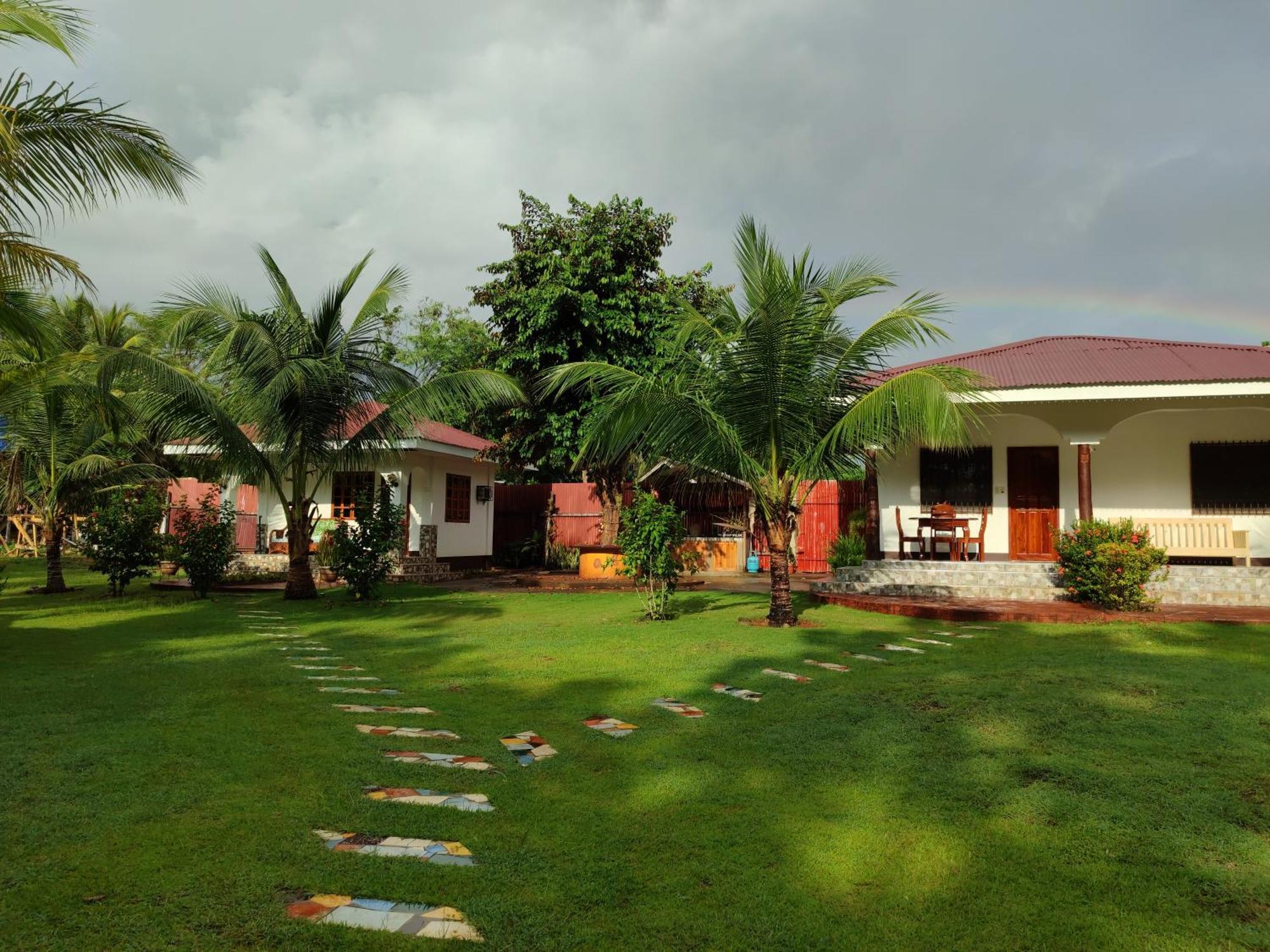 E&N Paradise Island Resort Siquijor Exterior photo