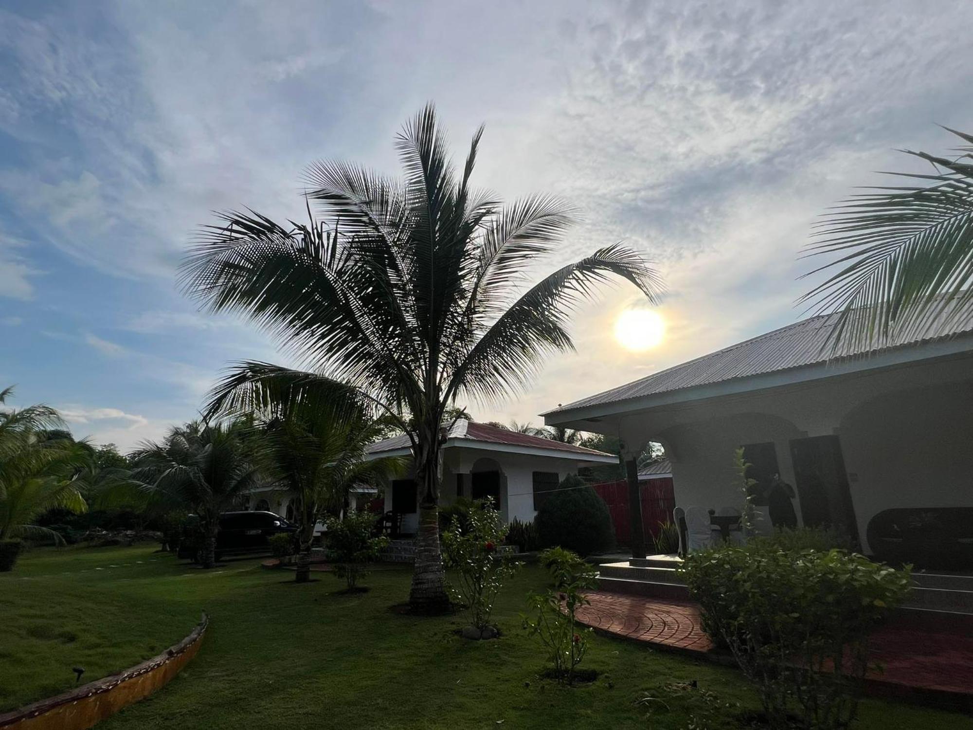 E&N Paradise Island Resort Siquijor Exterior photo