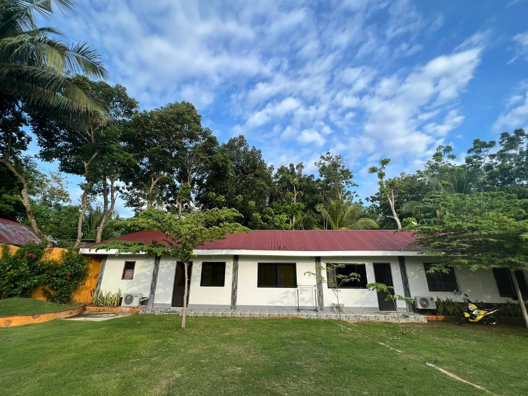 E&N Paradise Island Resort Siquijor Room photo