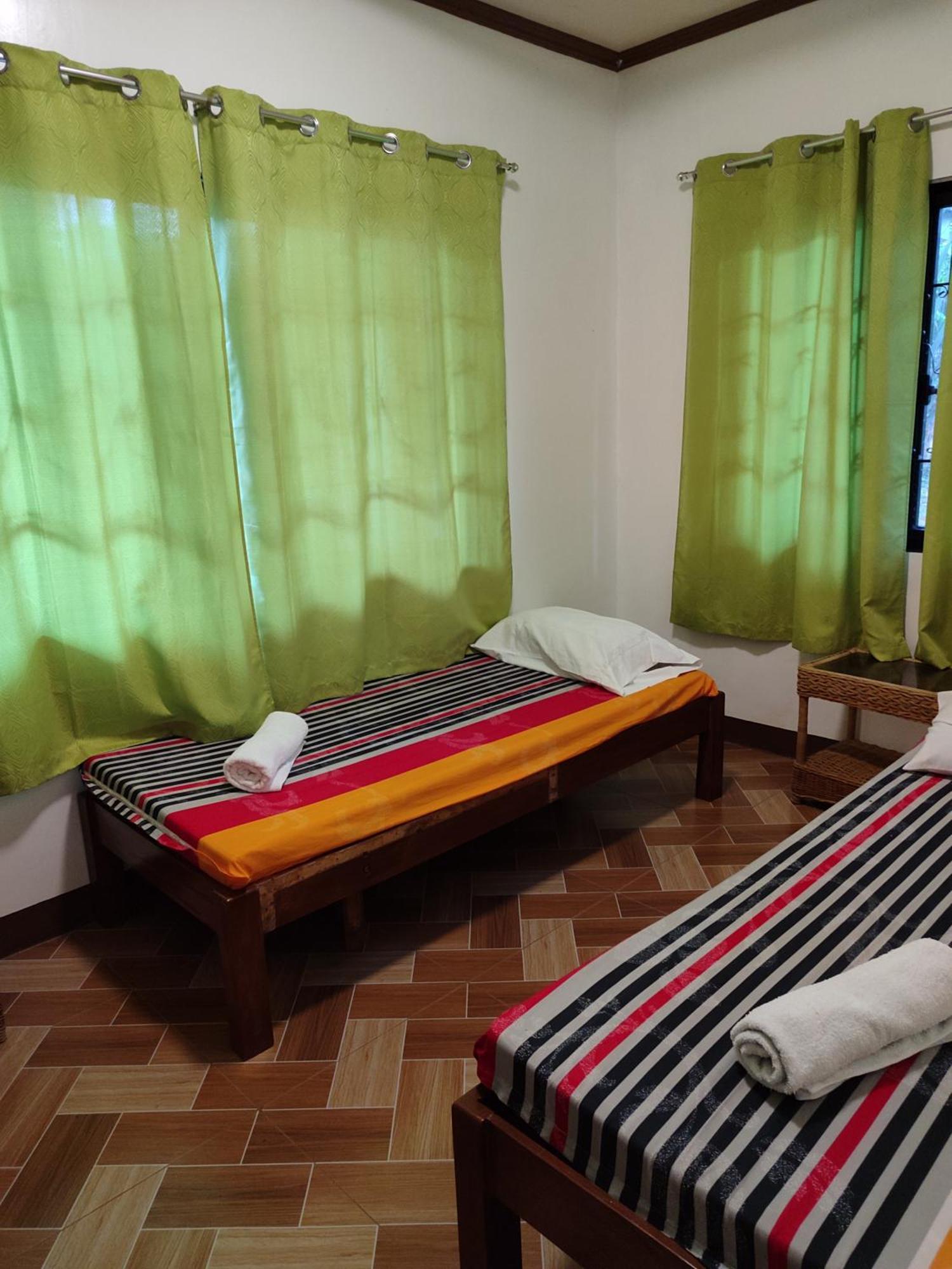 E&N Paradise Island Resort Siquijor Room photo