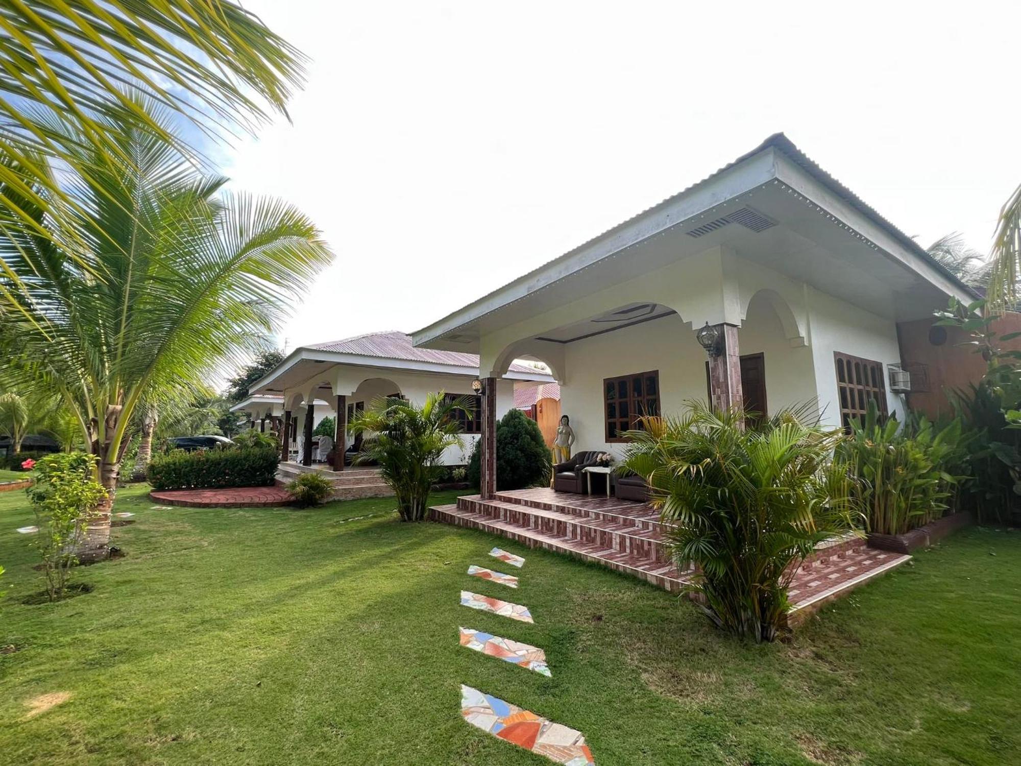 E&N Paradise Island Resort Siquijor Room photo