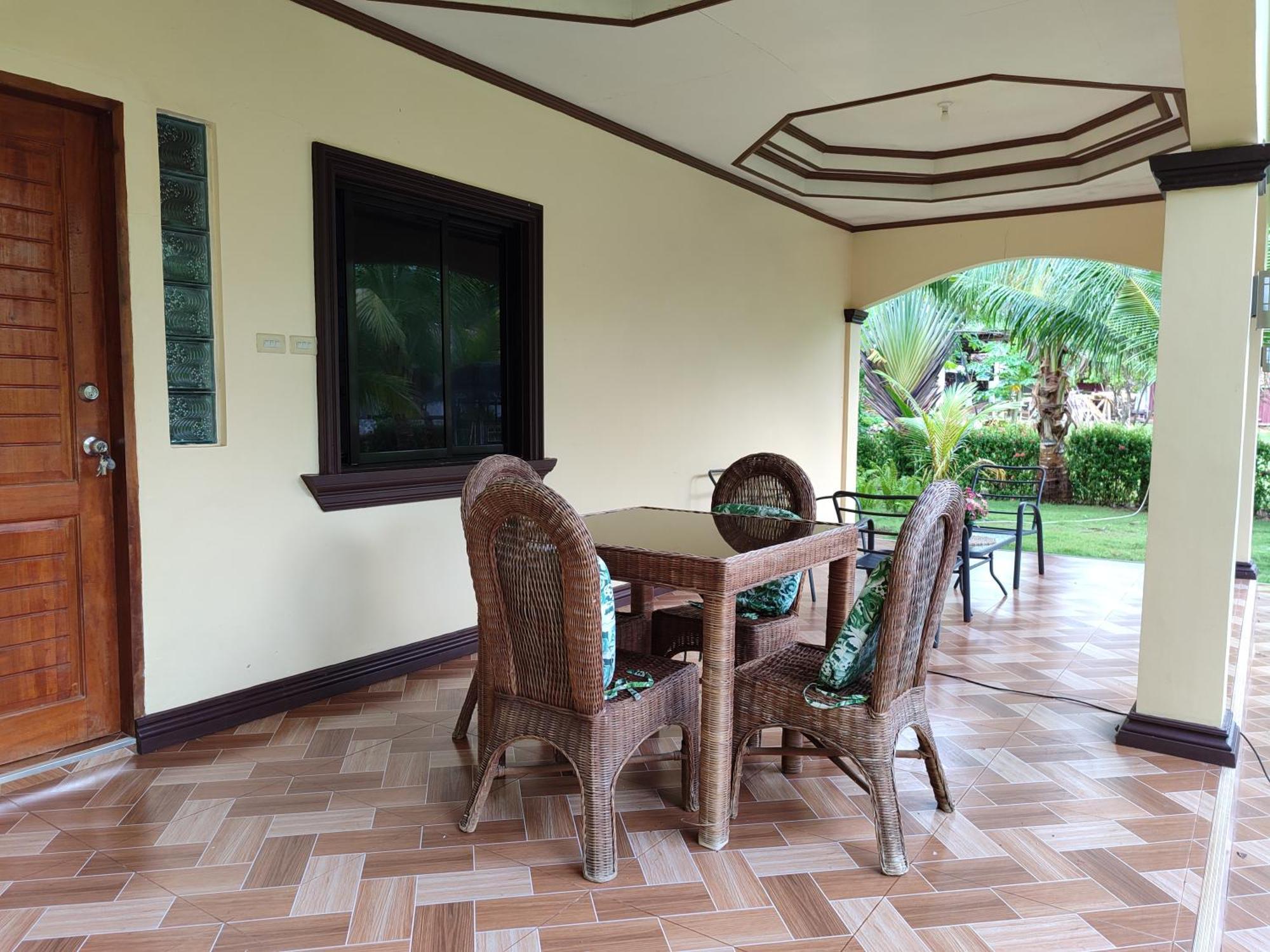 E&N Paradise Island Resort Siquijor Room photo