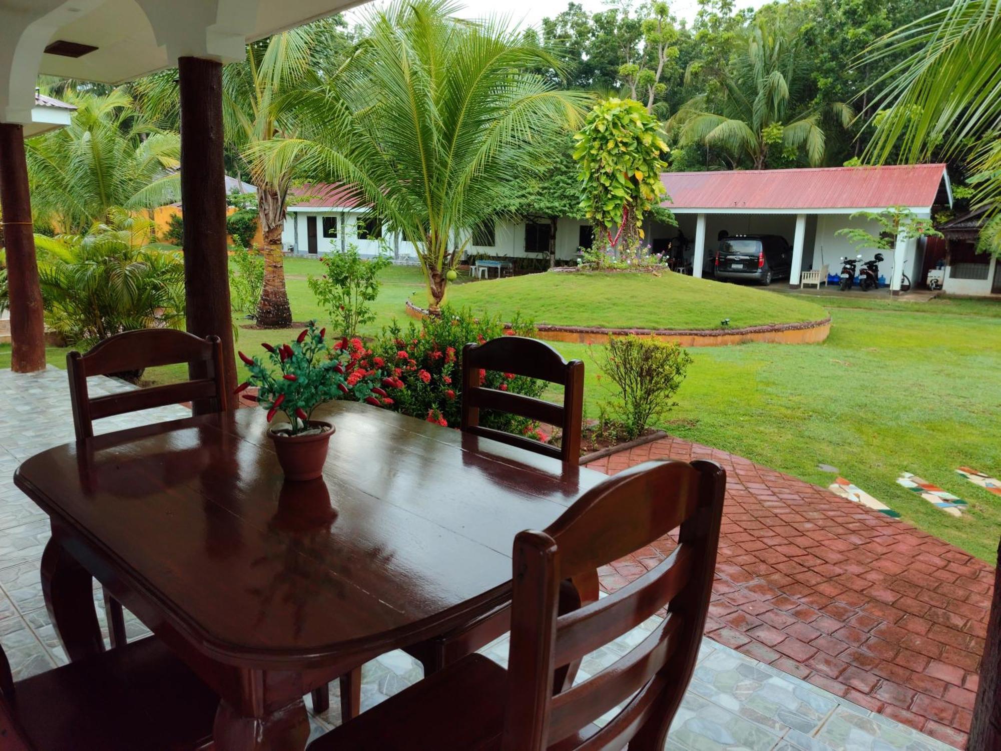 E&N Paradise Island Resort Siquijor Room photo