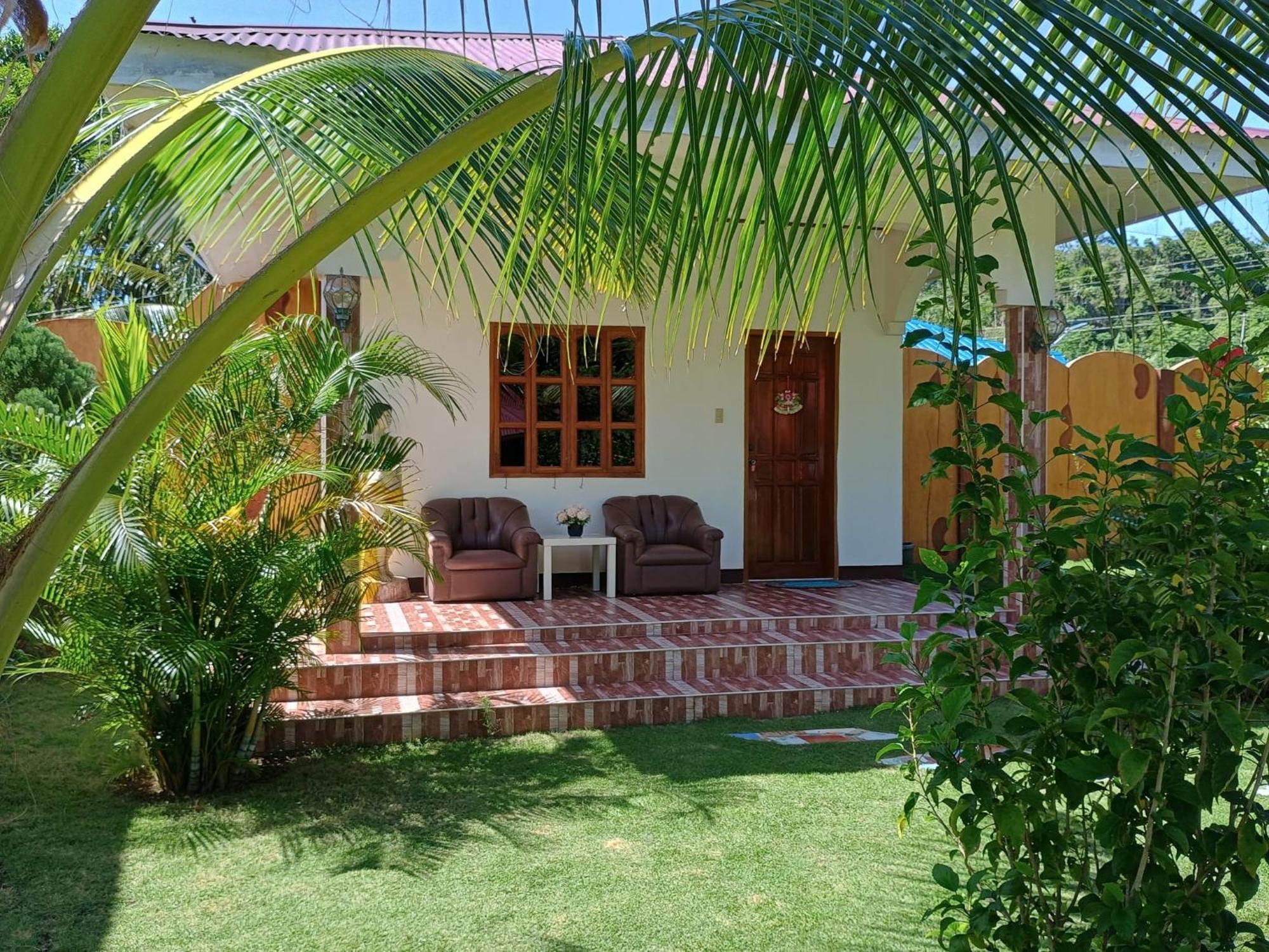 E&N Paradise Island Resort Siquijor Room photo